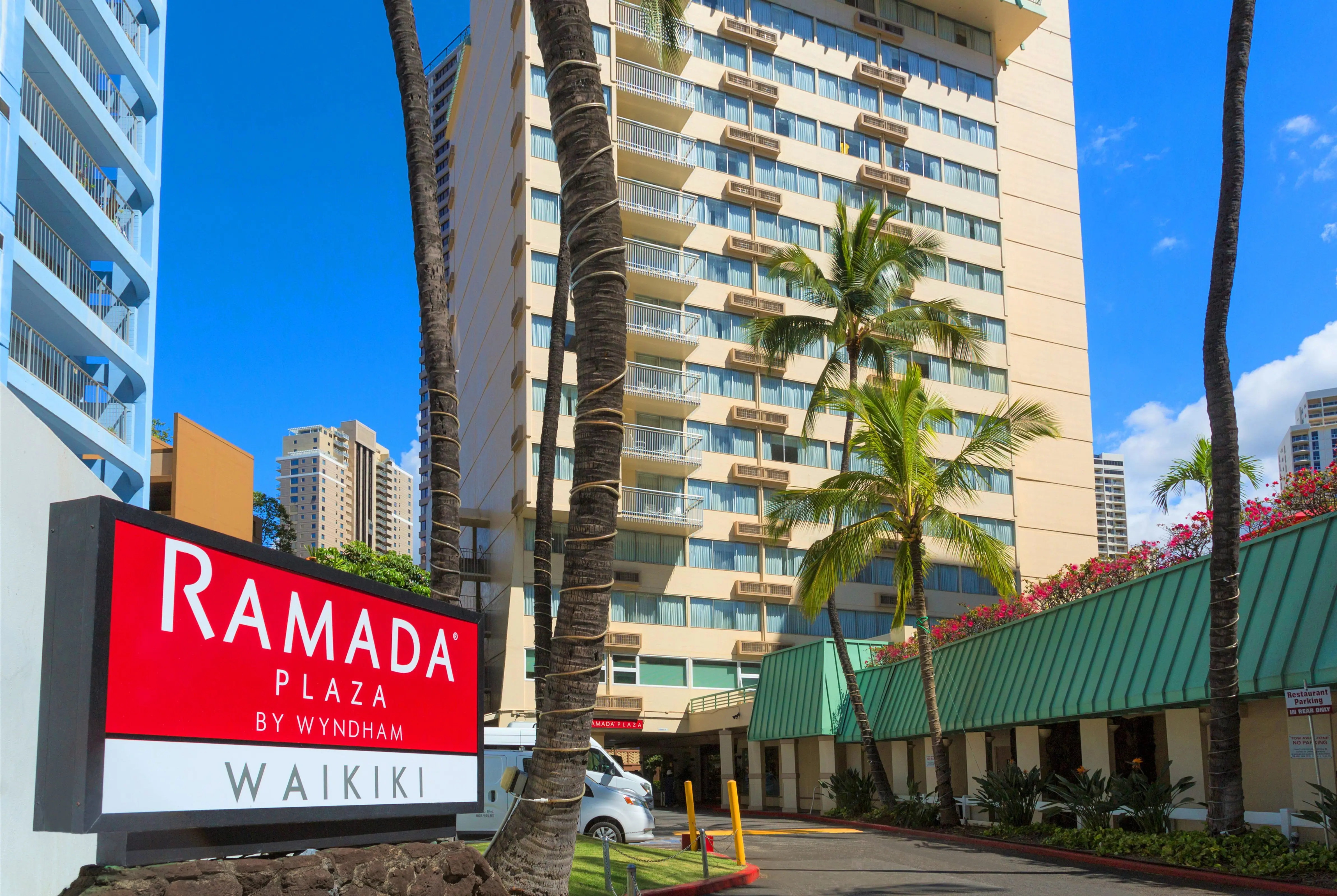 Ramada Plaza entrance